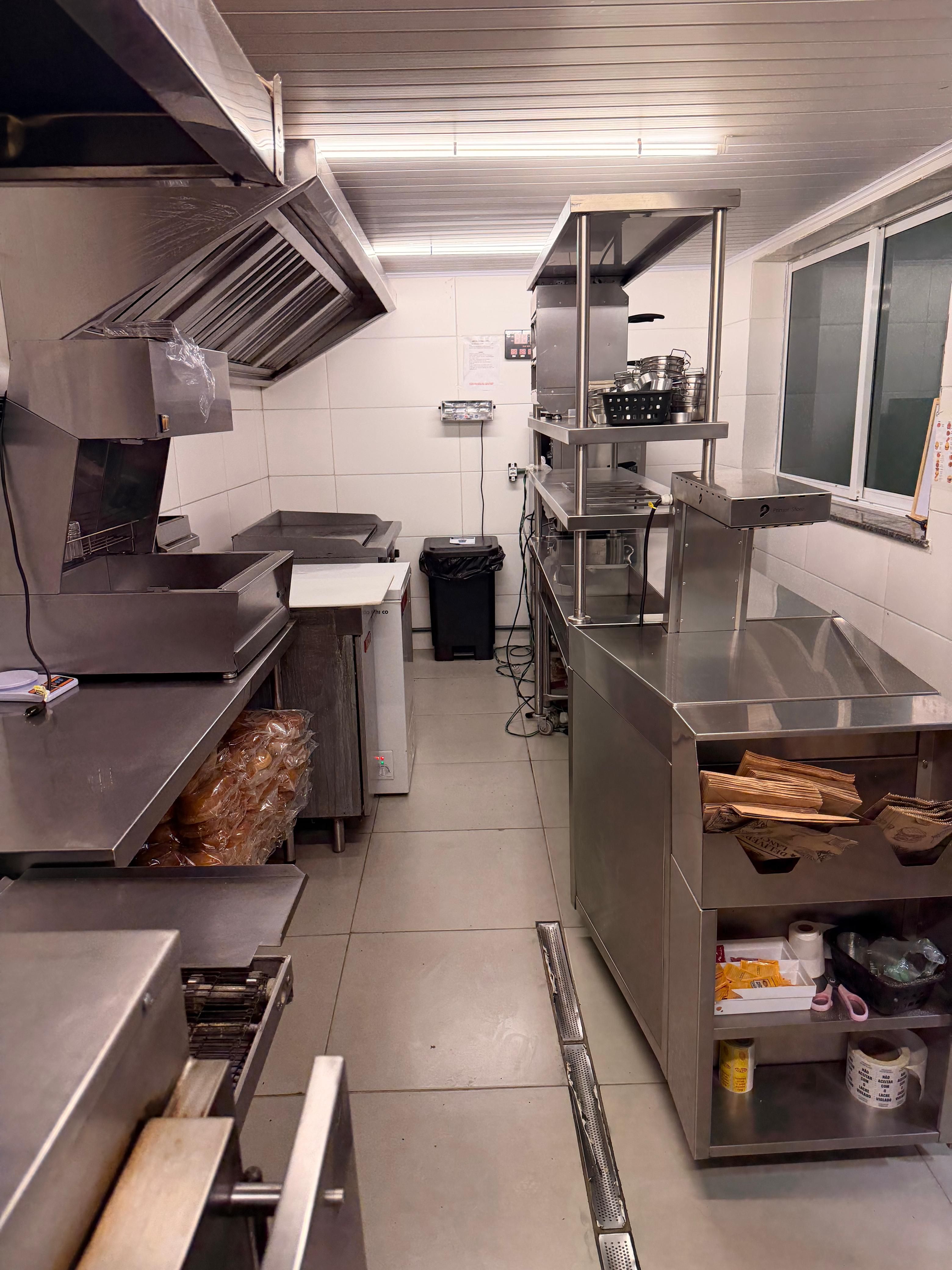 Cozinha da Co.Burg, onde os pedidos são preparados
